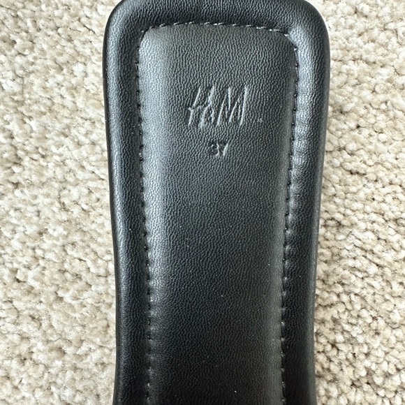 H&M black flats - Picture 2 of 3